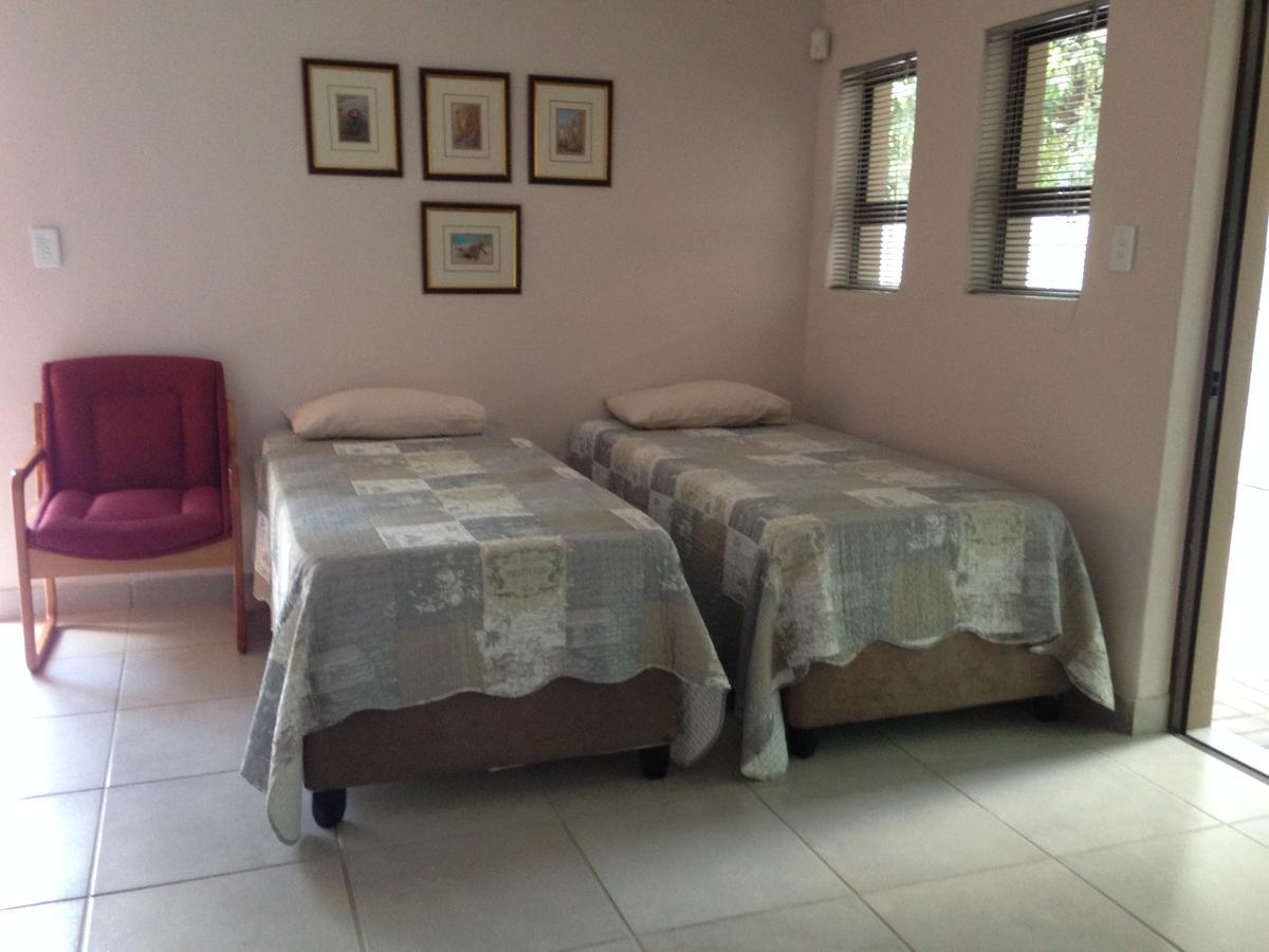 Impala Chalets 팔라보르와 외부 사진
