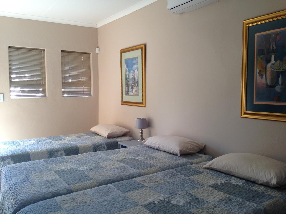 Impala Chalets 팔라보르와 외부 사진
