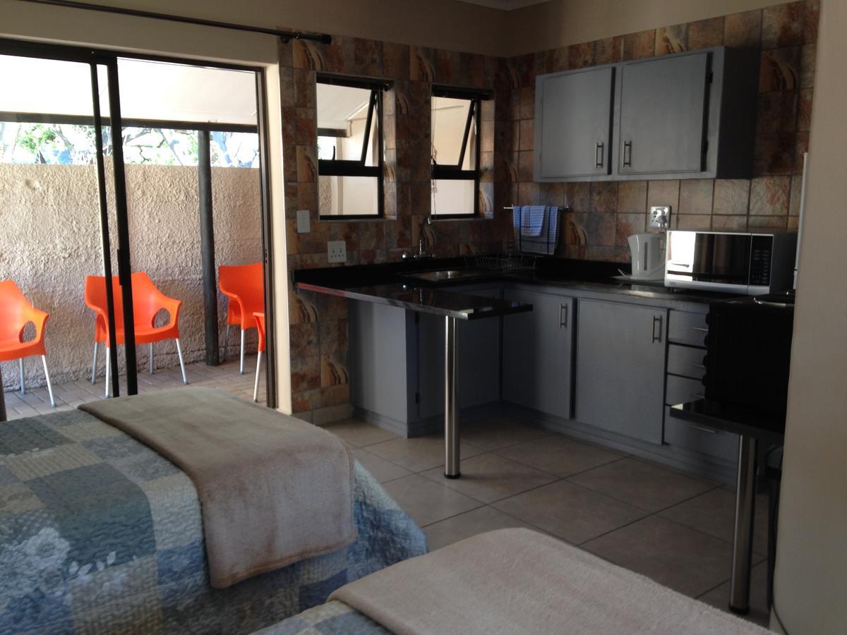 Impala Chalets 팔라보르와 외부 사진