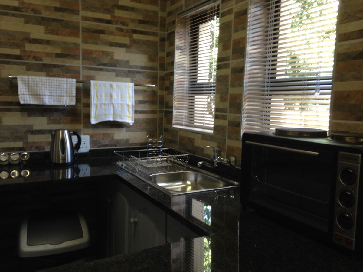 Impala Chalets 팔라보르와 외부 사진