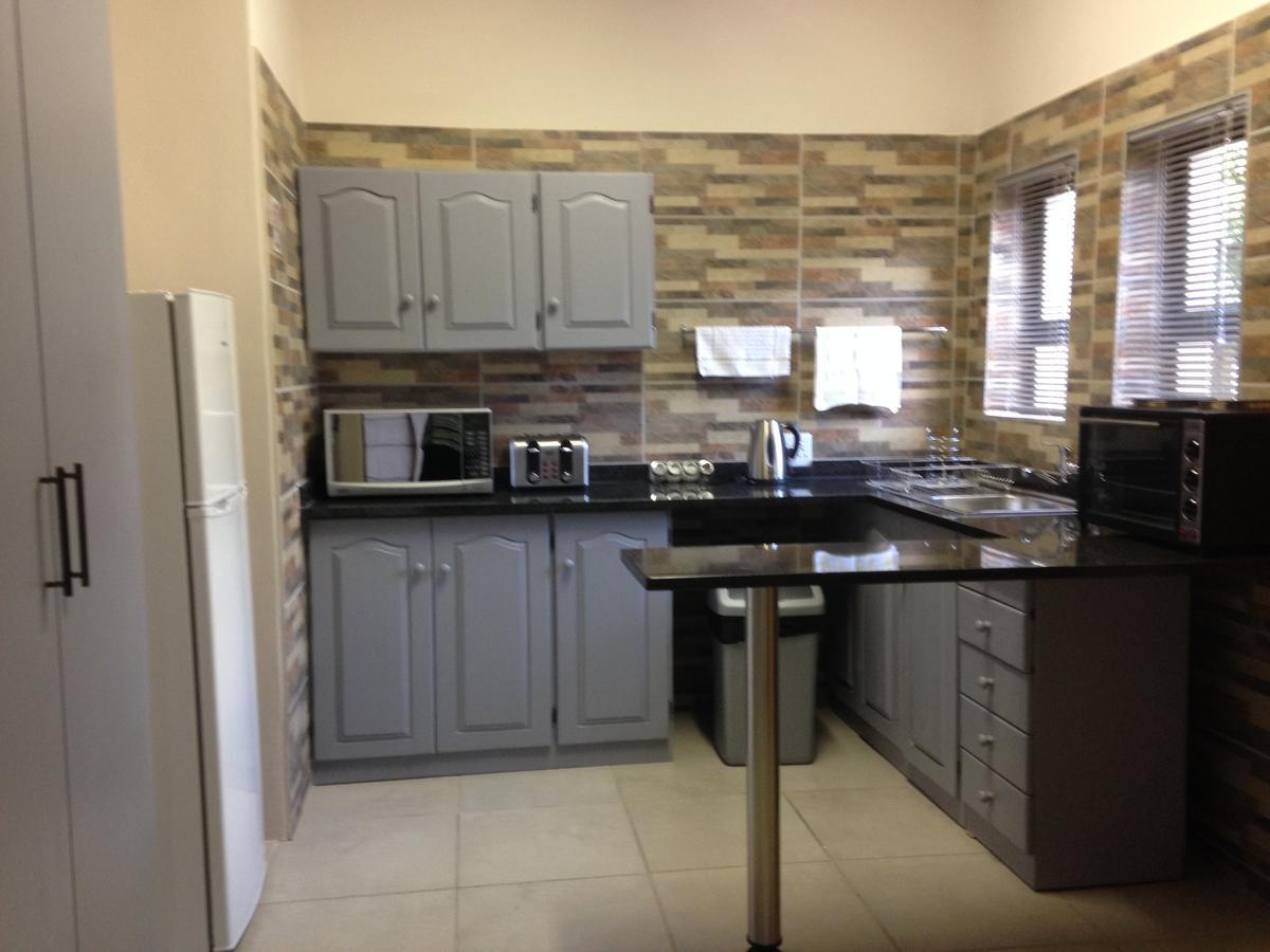 Impala Chalets 팔라보르와 외부 사진