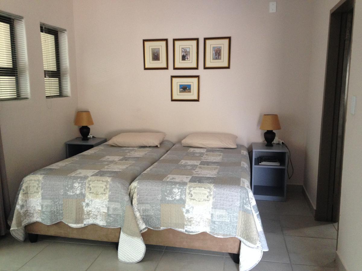 Impala Chalets 팔라보르와 외부 사진