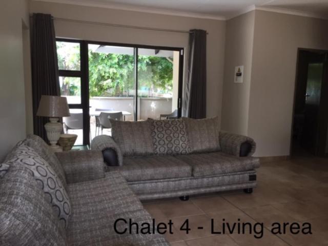Impala Chalets 팔라보르와 외부 사진
