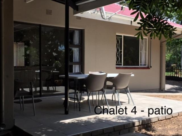 Impala Chalets 팔라보르와 외부 사진
