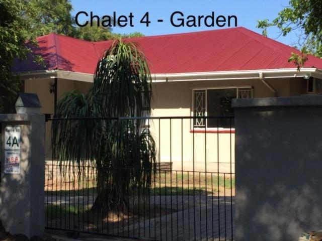 Impala Chalets 팔라보르와 외부 사진